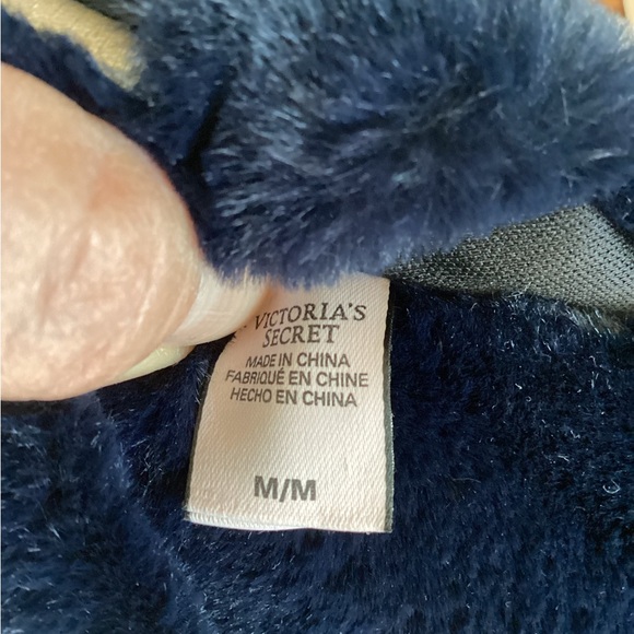 Victoria’s Secret Plush House Slippers - Picture 3 of 3